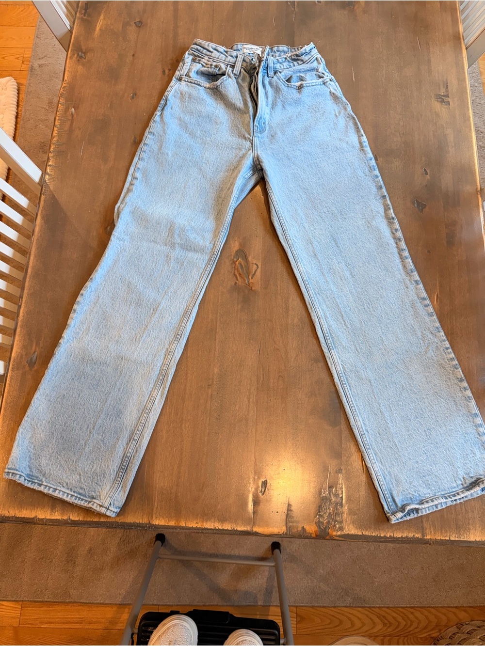 Abercrombie & Fitch The 90s Relaxed Jean High Rise Curve Love